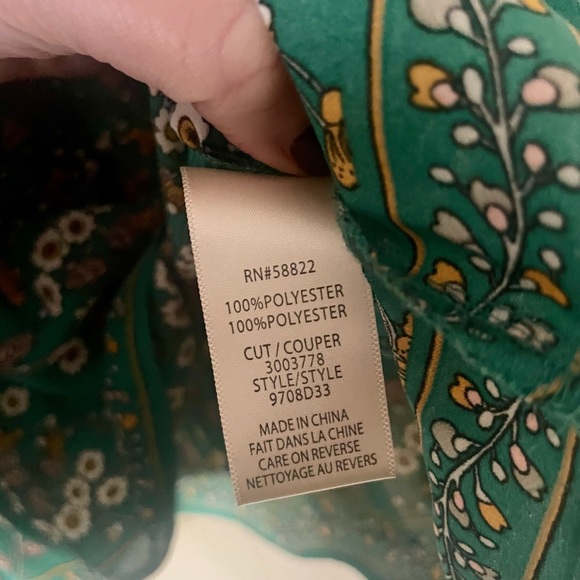 Max Studio Green Floral Top - Picture 6 of 6